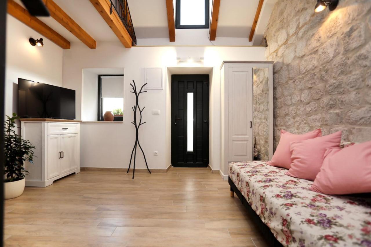 Studio Apartman Mihaella Kaštela Extérieur photo